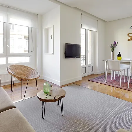 Mirakruz H By Feelfree Apartment
